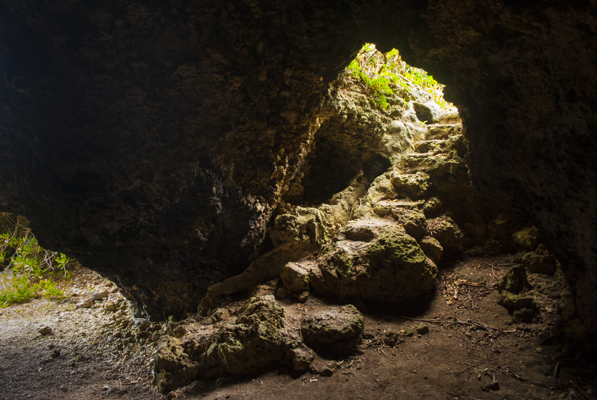 ウドゥイガマの洞穴(ガマ)