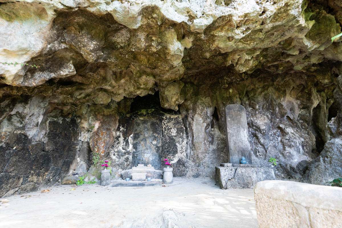 琉球石灰岩洞穴