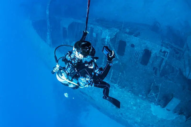 エモンズ(USS Emmons)ダイビング【水深40M】沖縄の沈没船