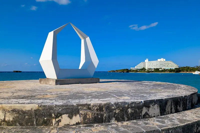 恩納村万座毛の近くでおすすめの無料ビーチ「ナビービーチ」